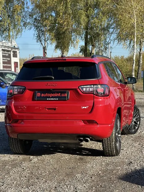 Фото автомобіля з оголошення AutoPOINT
