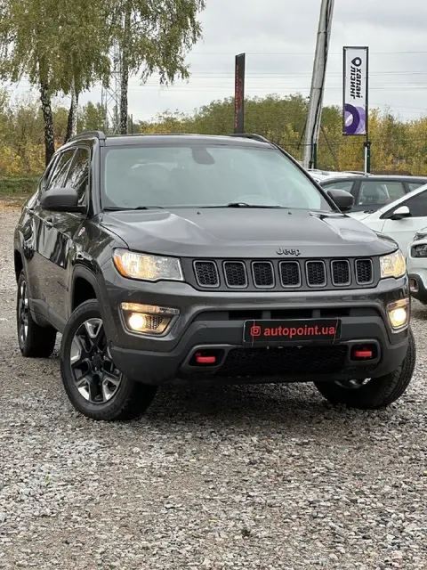 Фото автомобіля з оголошення AutoPOINT