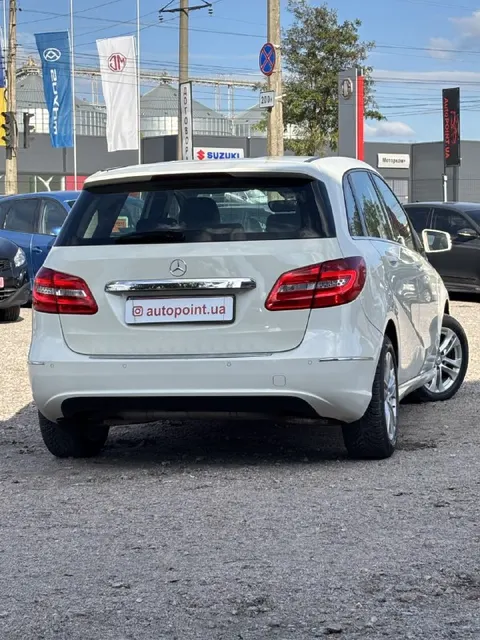 Фото автомобіля з оголошення AutoPOINT