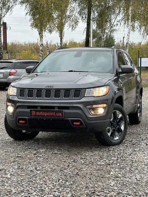 Фото автомобіля з оголошення AutoPOINT